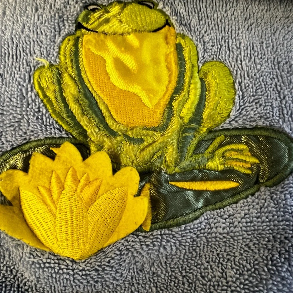 Blue and Yellow Frog Embroidered Bath Towel Set